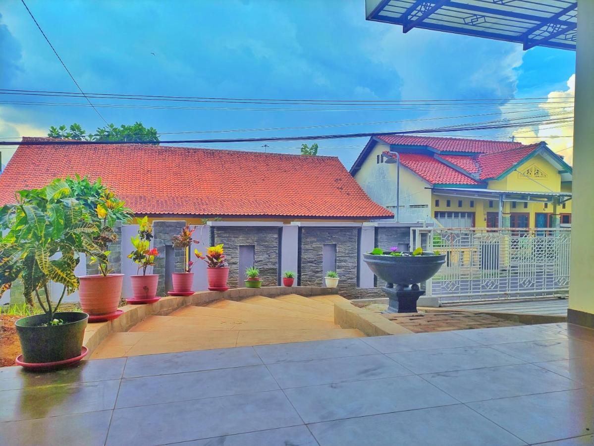 Parikesit Rent Full House Semarang